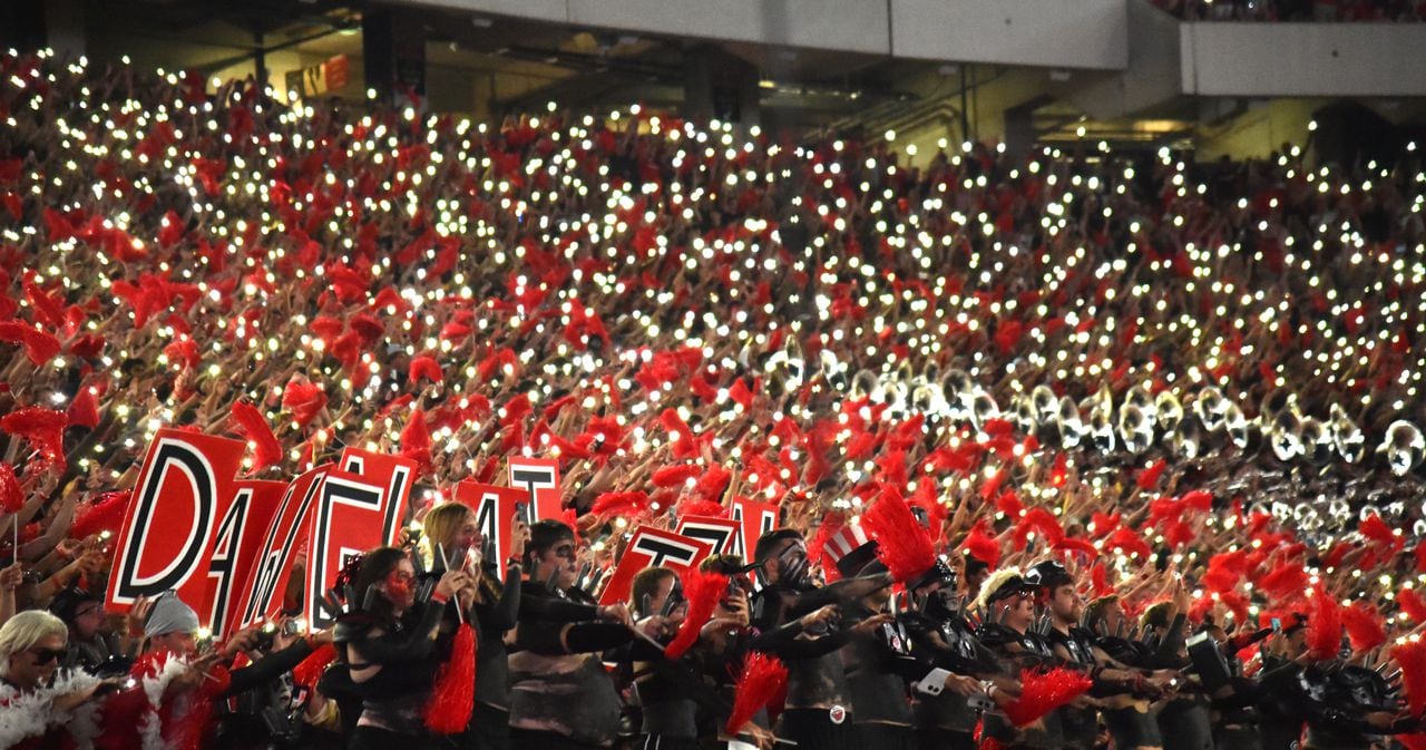 georgia football-uga-mississippi state-between the hedges