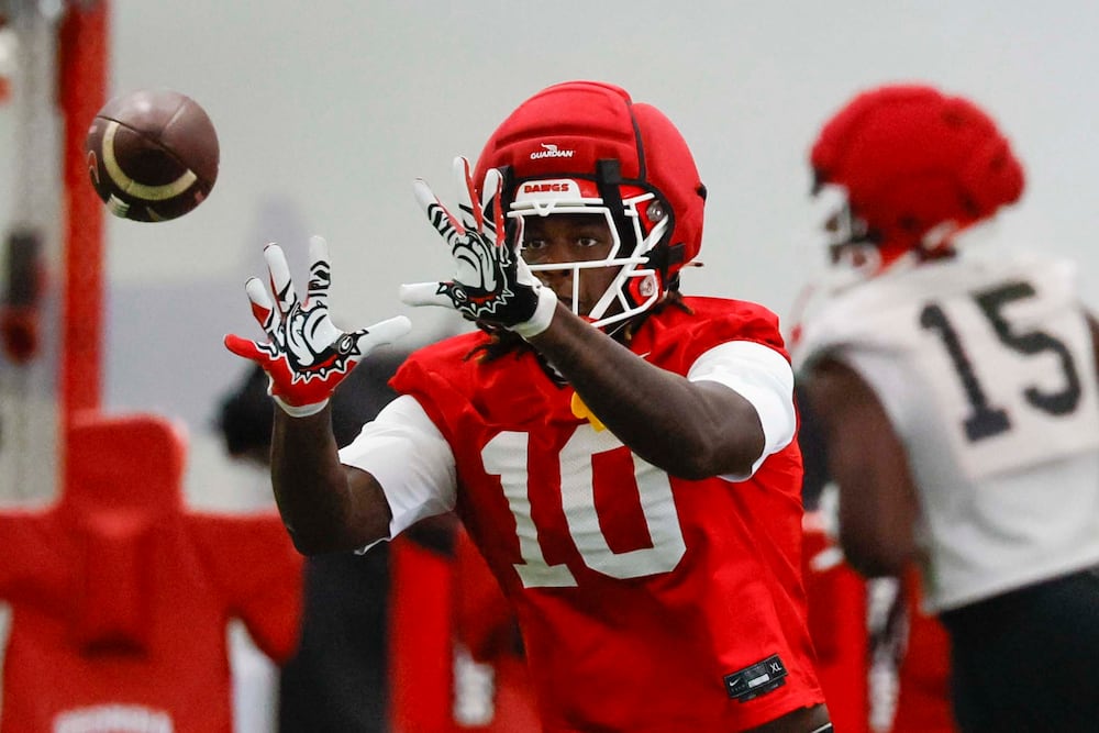 Georgia tight end Elyiss Williams catches the ball during their first fall football practice on Wednesday, Aug. 5, 2026, in Athens. (Miguel Martinez/AJC)