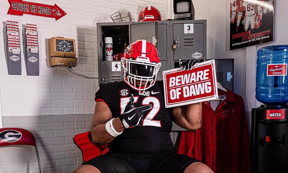 4-star Class of 2027 DL plays for Ramsay High School in Birmingham. He's one of the top targets for Georgia this cycle. He poses here on his UGA official visit photo shoot. (Courtesy photo)