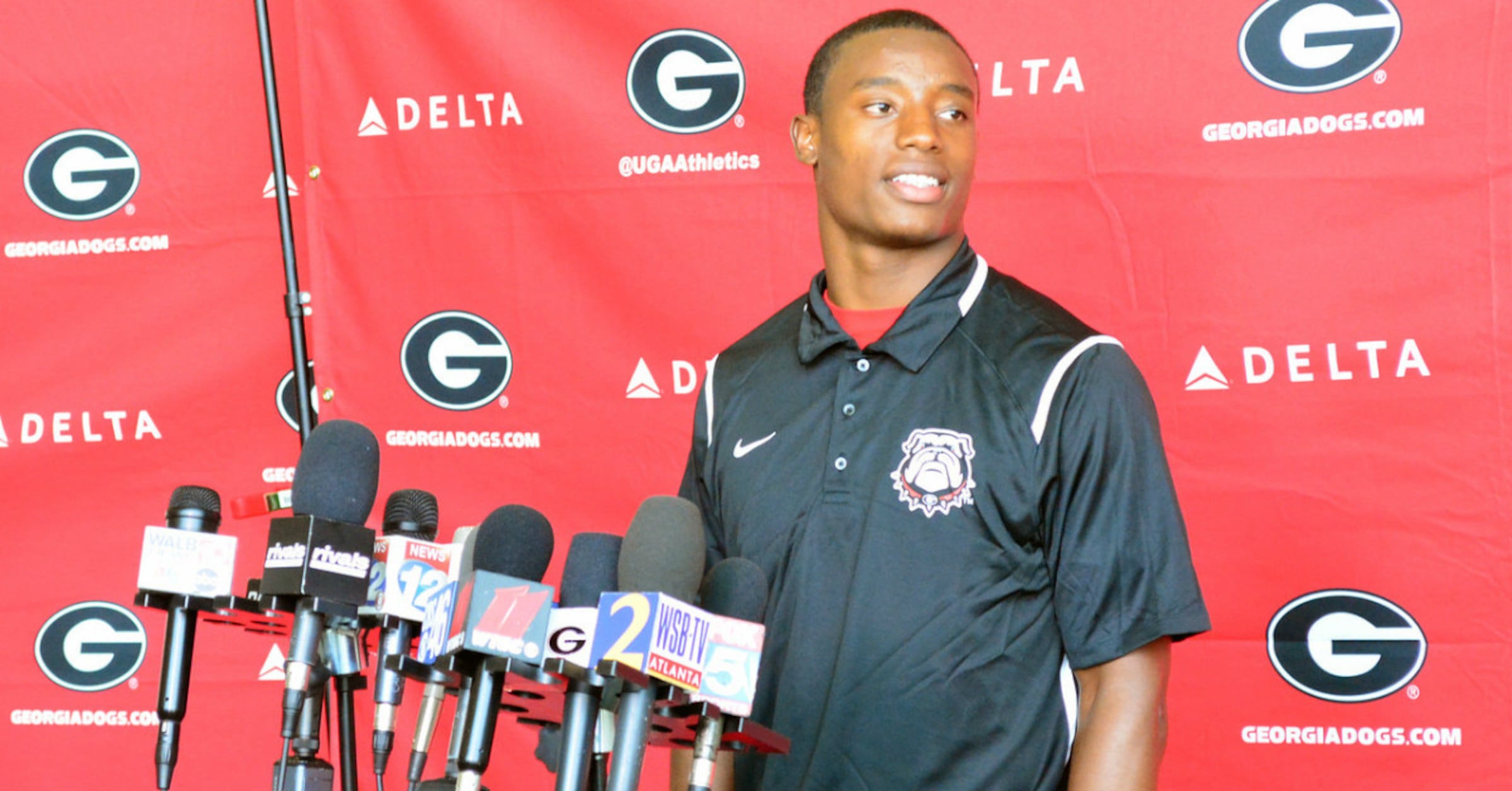 Dominic R. Sanders Georgia freshmen DBs look to Dominick Sanders for leadership