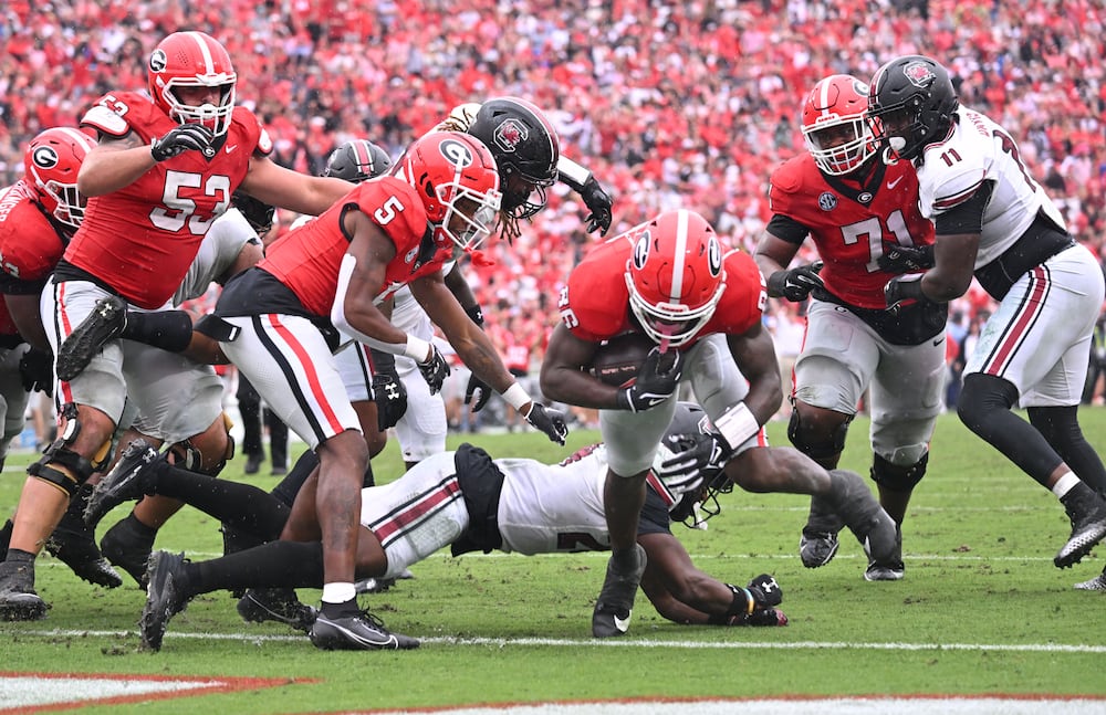 Georgia's wide receiver Dillon Bell (86) breaks away for a touchdown during the second half in an NCAA football game at Sanford Stadium, Saturday, September 16, 2023, in Athens. Georgia won 24 - 14 over South Carolina. (Hyosub Shin / Hyosub.Shin@ajc.com)