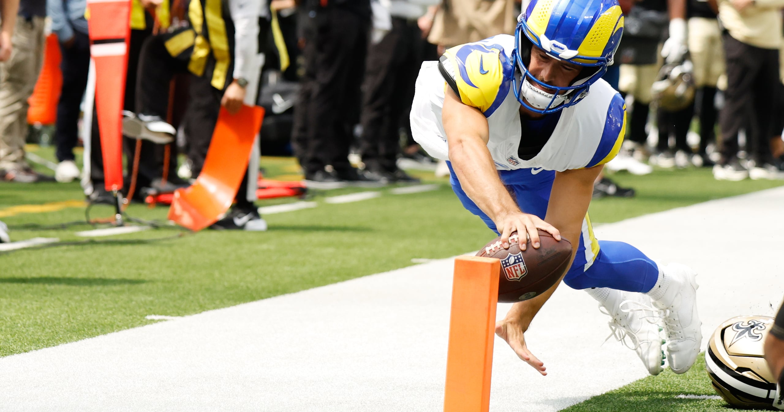 Stetson Bennett IV ‘comes to life’ in Rams win, runs for 2 TDs playing half game